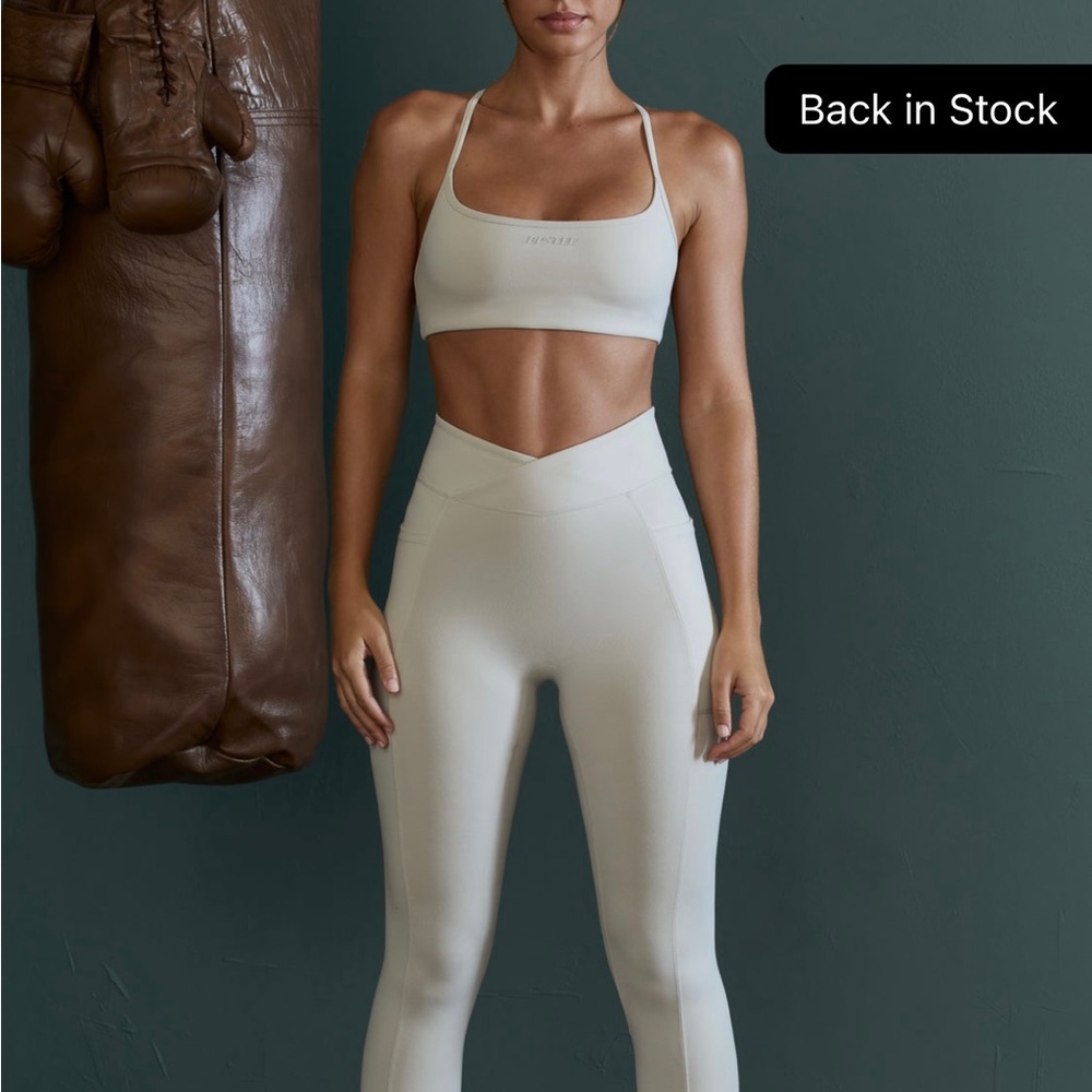 Bo+Tee Dedication leggings and Growth sport bra